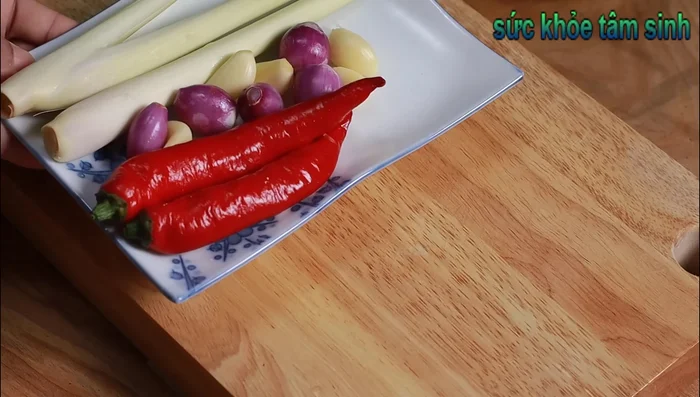 Để thịt ráo nước.
