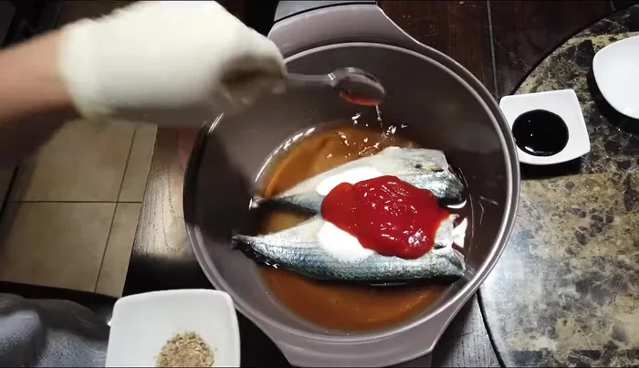 Cho ớt vào (băm nhuyễn nếu thích cay). [188.11]