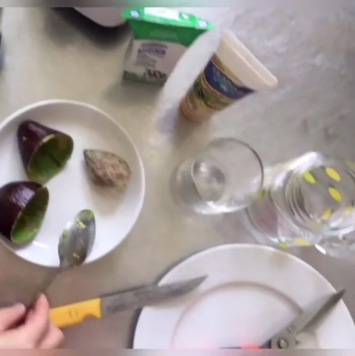 Cho sữa tươi vào cối xay (120.53)