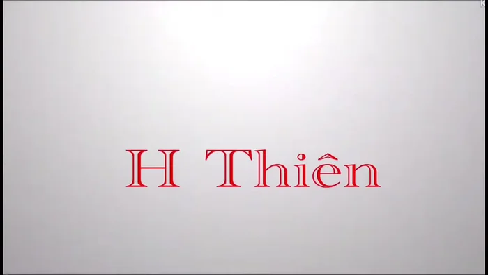 Cho thịt luộc vào chảo phi cùng tỏi cho thơm.