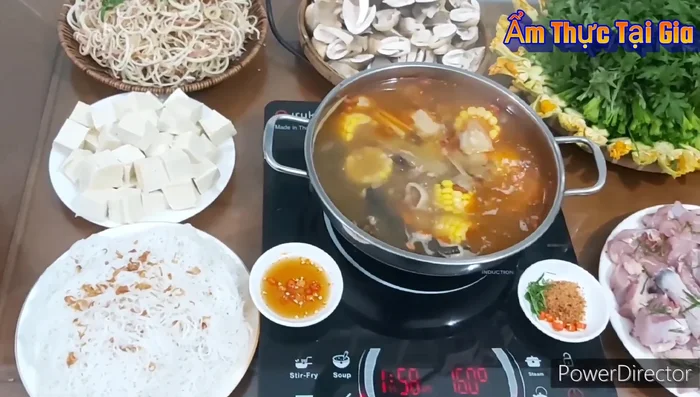 Dùng kèm bún/miến, nước chấm muối tiêu chanh hoặc nước mắm ớt.