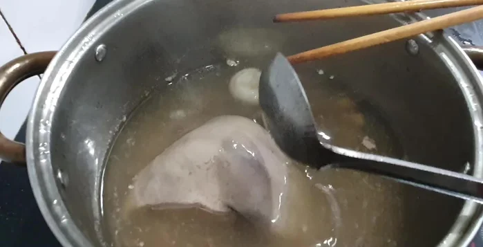 Lật mặt gan, tiếp tục om 10 phút nữa.