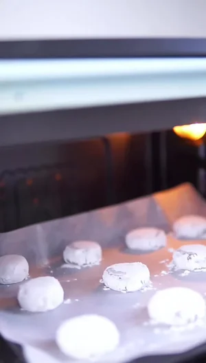 Cách làm bánh quy Crinkle socola siêu ngon không cần bơ nhạt