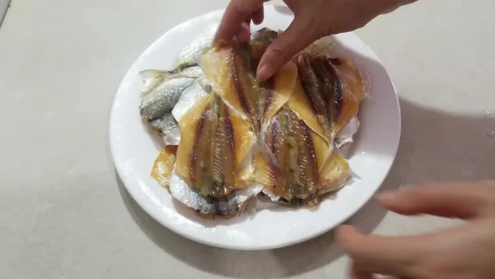 Làm nóng lò nướng ở 150 độ C trong khoảng 5 phút.