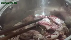 Mực Trứng Hấp Lá Ổi - Thơm Ngon, Bổ Dưỡng, Kích Thích Vị Giác