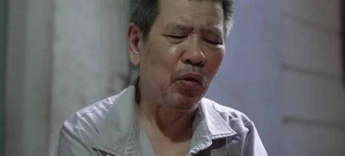 Cắt sườn thành từng miếng vừa ăn [52.28].