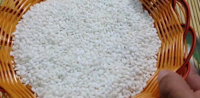 Vo sạch nếp và ngâm từ tối đến sáng (khoảng 8 tiếng) [72.32]