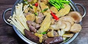 Cách nấu Lẩu Gà Lá Giang ngon tuyệt cú mèo - Tú Lê Miền Tây