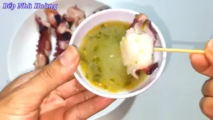 Cách Luộc Râu Bạch Tuộc Sả Gừng Giòn Ngon - Bếp Nhà Hoàng