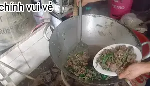 Thịt Ngựa Xào Rau Răm - Món Ăn Giòn Ngọt Hấp Dẫn