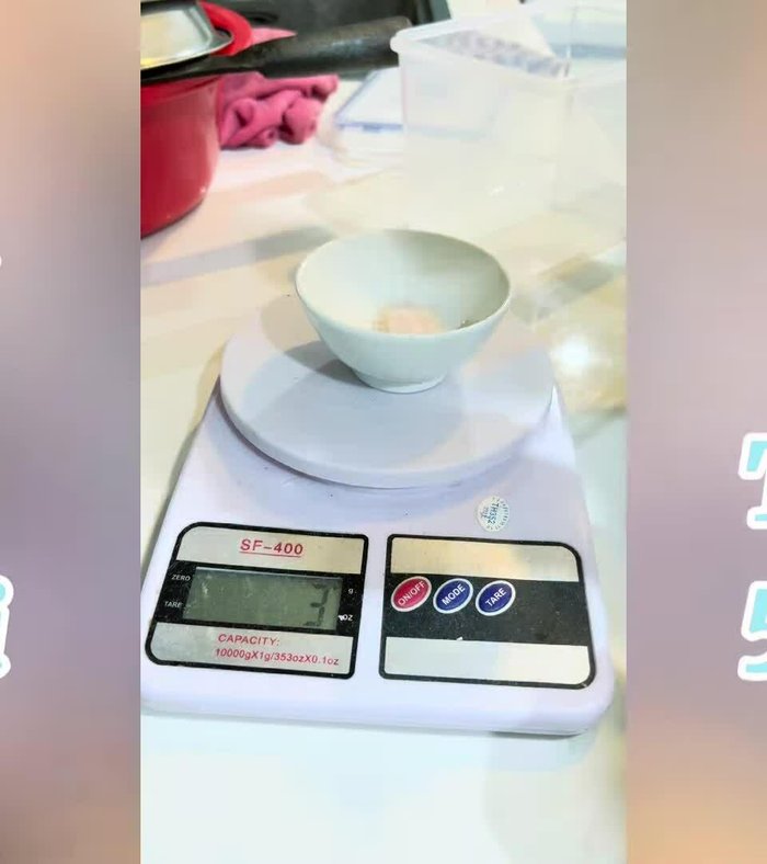 Chuẩn bị 4g muối.