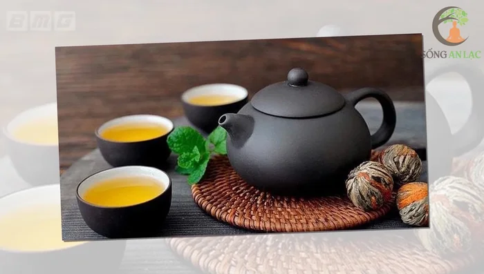 Lựa chọn lá đinh lăng tươi, rửa sạch.