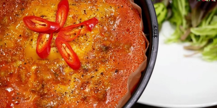 Trang trí và thưởng thức cùng rau sống, khế, chuối chát.