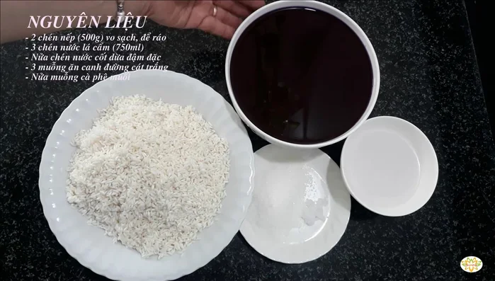 Vo sạch nếp, để ráo. Không cần ngâm.