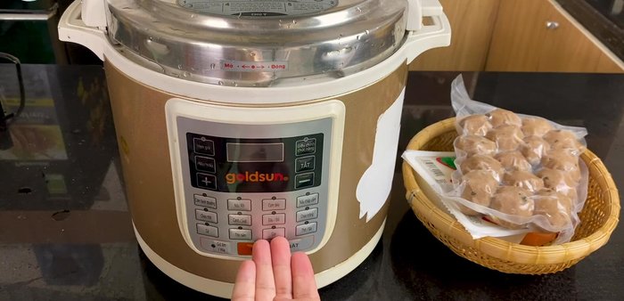 Hầm trong nồi áp suất 40 phút.