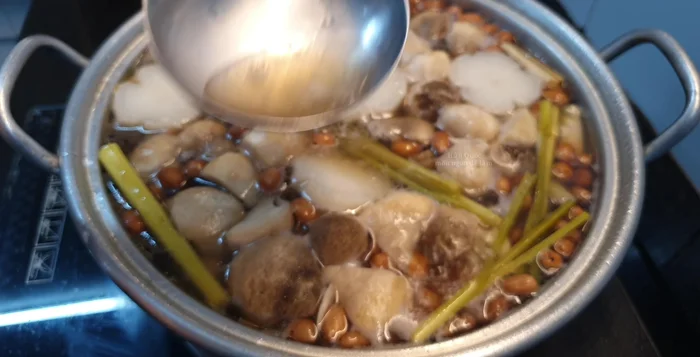 Nêm nếm lại cho vừa ăn.