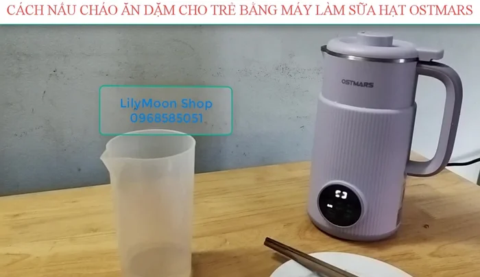Nếu muốn thêm rau củ, có thể cho vào ngay từ đầu nhưng sẽ làm mất chất dinh dưỡng. (131.459)