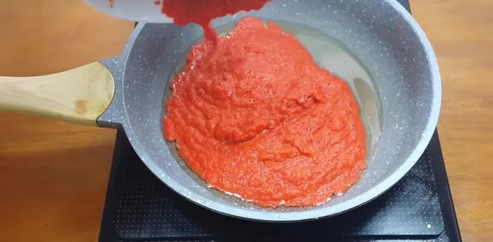 Phi thơm hành tỏi ớt tiêu trong dầu ăn (334.35).