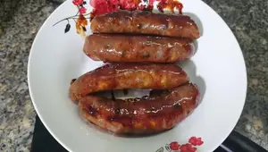 Cách Chiên Lạp Xưởng Bằng Nước Không Dầu, Giòn Ngon Hấp Dẫn