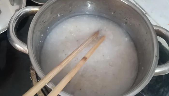 Nêm nước mắm vừa ăn.