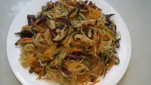 Cách làm Miến xào rau củ thập cẩm ngon tuyệt