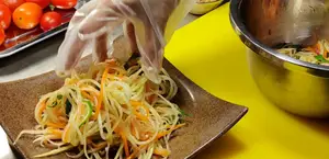 Cách làm Gỏi đu đủ Thái chua cay ngon tuyệt tại nhà