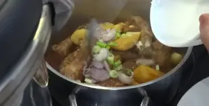 Cách làm Sườn Kho Củ Cải & Canh Cải Nấu Tôm ngon tuyệt