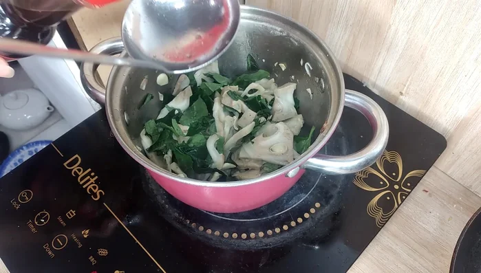 Nêm nếm lại: Nếu làm canh, cho thêm nước mắm nếu thích ăn đậm đà hơn.
