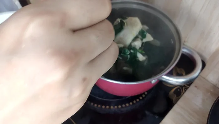 Thành phẩm: Múc canh ra tô và thưởng thức.