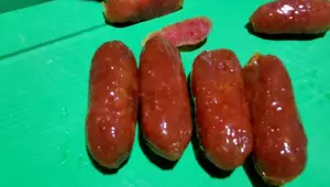 Chiên Lạp Xưởng Bằng Bia: Da Giòn, Thơm Ngon Bất Ngờ!