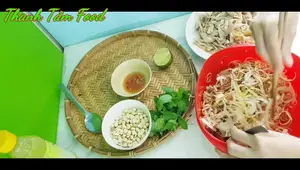 Gỏi gà hoa chuối ngon tuyệt - Bí quyết hoa chuối trắng giòn