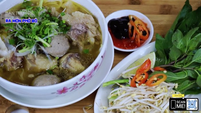 Nấu nước dùng: (Không có chi tiết trong transcript, cần thêm thông tin)