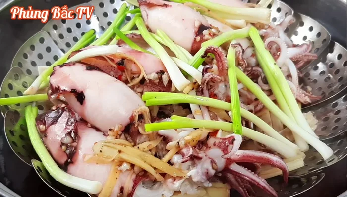 Tắt bếp, dọn ra và thưởng thức.