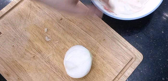 Bước 4: Trộn bao tử heo với rau sống và gia vị theo khẩu vị.