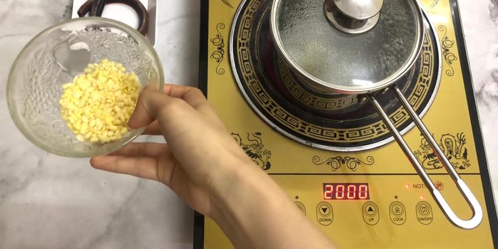 Ngâm đậu xanh: Ngâm đậu xanh từ 10-15 phút cho nở (114.679).