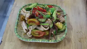 Mực xào cần cà chua ngon tuyệt - Chỉ 3 phút cực nhanh