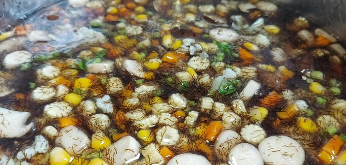Tắt bếp khi súp sệt lại.