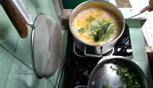 Cách nấu cháo gà ngon tuyệt đỉnh với mẹo rang gạo siêu đơn giản