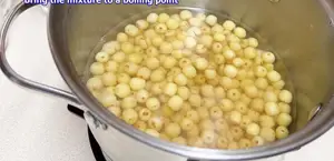 Cách Nấu Chè Hạt Sen Đường Phèn Giải Nhiệt Ngon Tuyệt