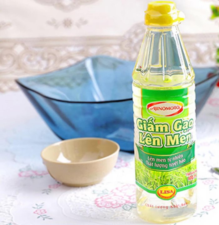 **Phương pháp 2 (Dấm):** Đun sôi hỗn hợp 50ml giấm/kg thịt và 500ml nước/kg thịt. Để nguội, rồi dùng để rửa thịt. Rửa sạch lại trước khi chế biến. (90.24)