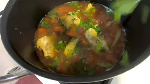 Canh củ dền hầm xương: Công thức bổ dưỡng đơn giản