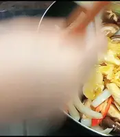 Gà Xào Nấm Hương Tươi: Món Ăn Ngon Đơn Giản, Hướng Dẫn Chi Tiết