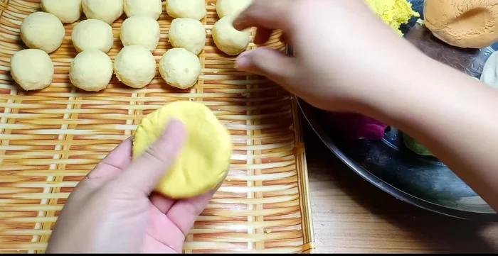 Vo viên bột, mỗi viên khoảng 30g (489.74).