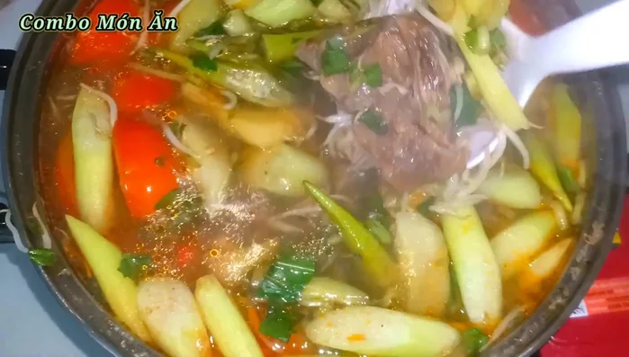 Đun sôi lại, tắt bếp.