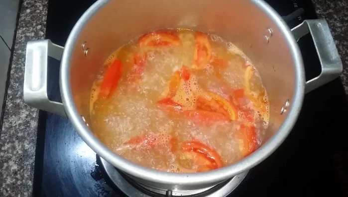 Nêm nếm gia vị (mắm chay, bột ngọt tùy thích).