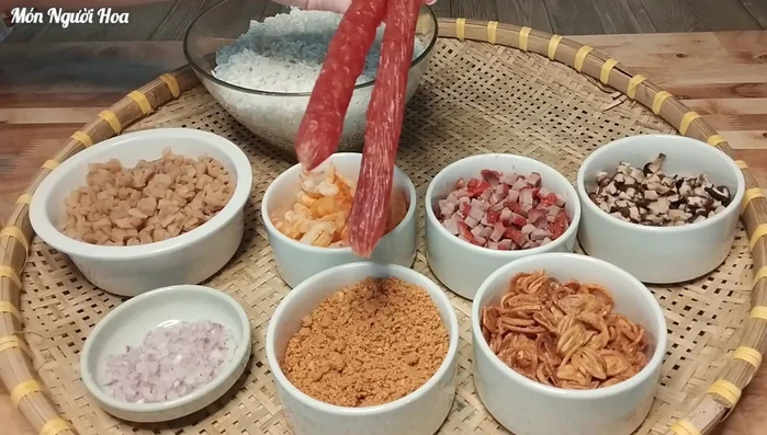 Vo sạch gạo nếp và ngâm từ 2-4 tiếng (40.32).