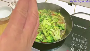 Cách làm súp lơ xào giòn ngon, đơn giản - Món ăn dễ làm
