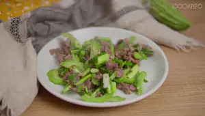 Thịt Bò Xào Khổ Qua Giòn Ngon - Cách Làm Nhanh Gọn