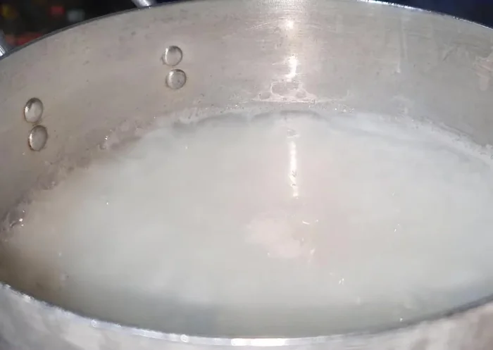 Nêm đường, muối, bột nêm, bột ngọt cho vừa khẩu vị.