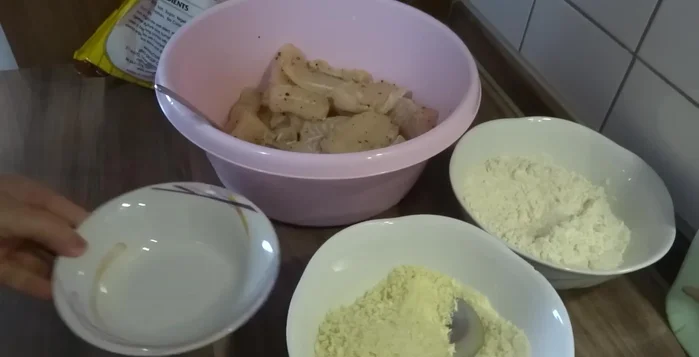 Đánh đều 2 quả trứng.